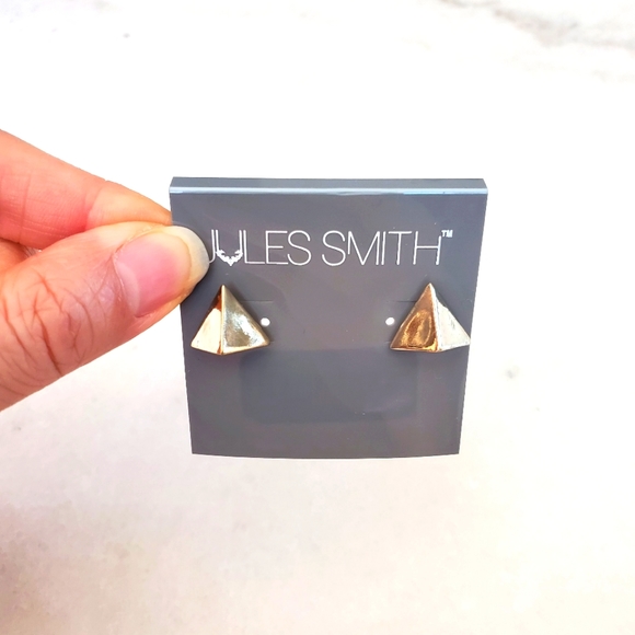 Jules Smith Pyramid Triangle Stud gold tone earrings NWT UNUSED - Picture 2 of 3
